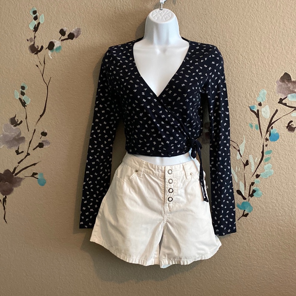 Brandy Melville Floral wrap tie top S - Picture 2 of 7